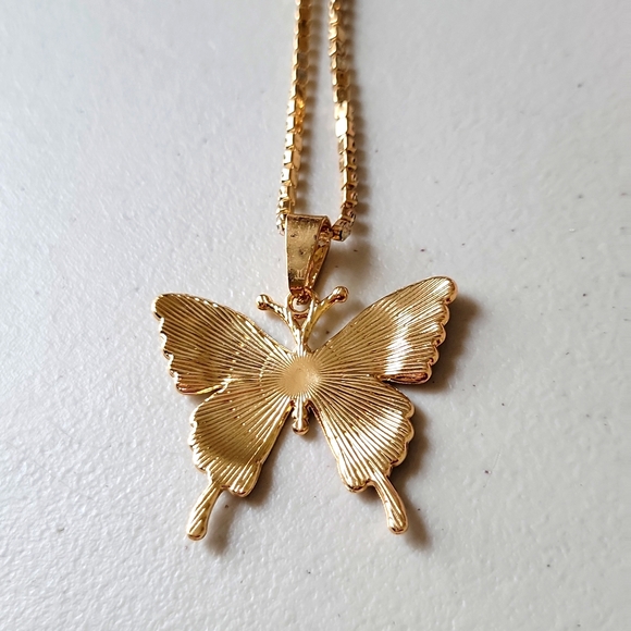 OTL Boho Butterfly Pendant Necklace Rhinestones Goldtone Chain 21" NEW - Picture 6 of 12